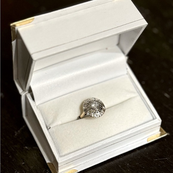 Antique Ladies Diamond Ring 14k Gold .85 TCW